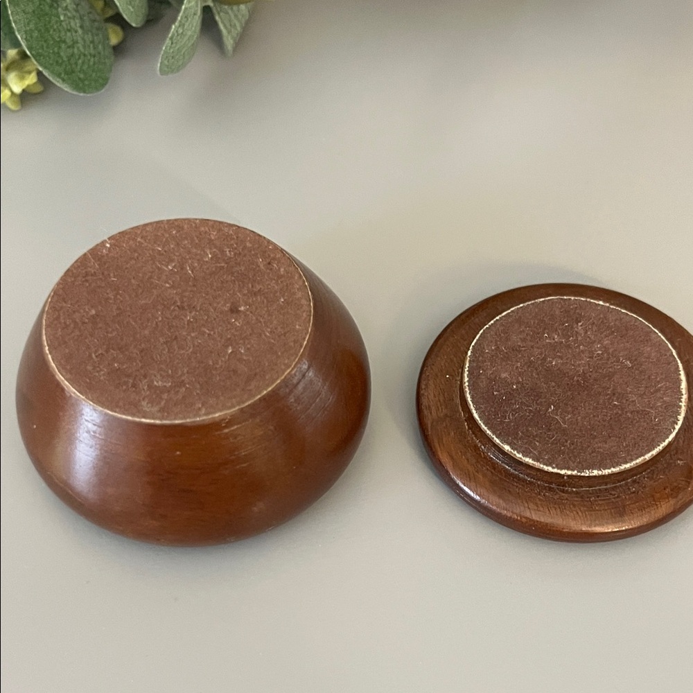 Vintage Brown Wooden Felt Lined Keepsake Box with Lid - Picture 3 of 5